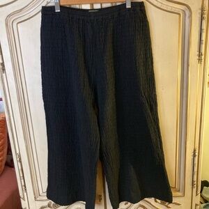 Honest cotton textured wide leg cropped pants 100% cotton black L/XL